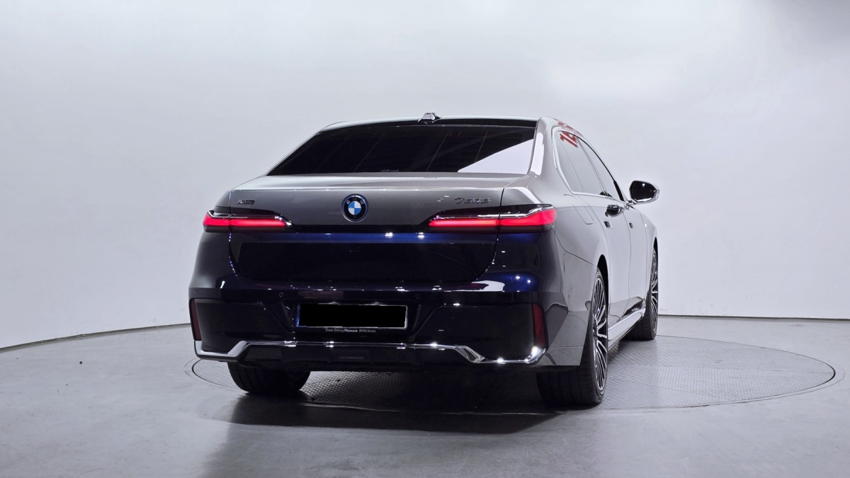 BMW 7 Series, 2025 — фото 4 из 12