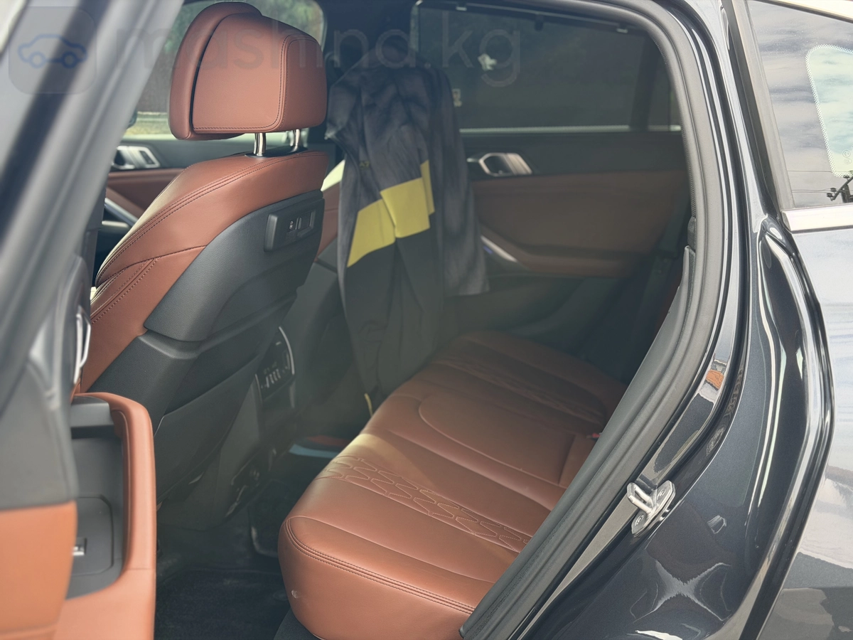 BMW X6, 2022 — фото 7 из 10