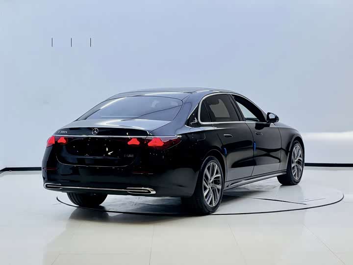 Mercedes-Benz E-Class, 2025 — фото 3 из 9