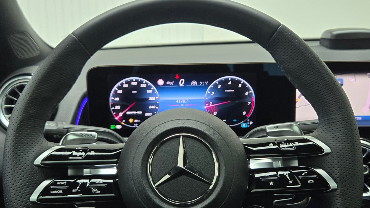 Mercedes-Benz GLB-Class, 2025 — фото 8 из 12