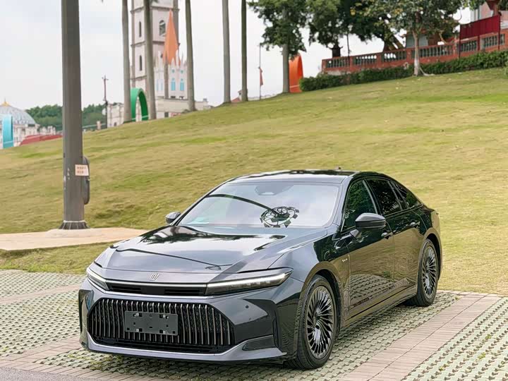 Toyota Crown Sedan, 2024 — купить в Санкт-Петербурге под ключ