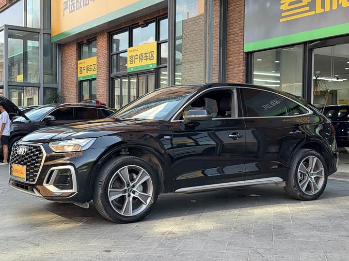 Audi Q5L Sportback, 2022 — фото 4 из 9