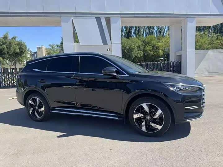 BYD Tang Hybrid/EV, 2023 — фото 2 из 9