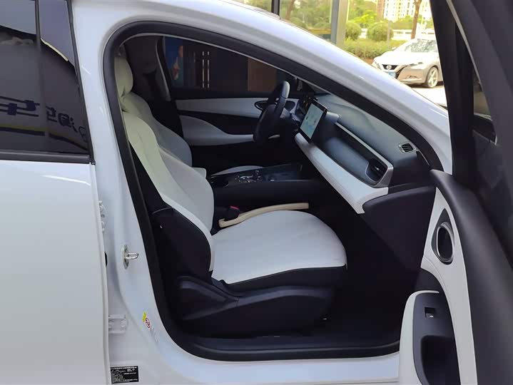 BYD Seal 05 DM-i Hybrid, 2025 — фото 8 из 9
