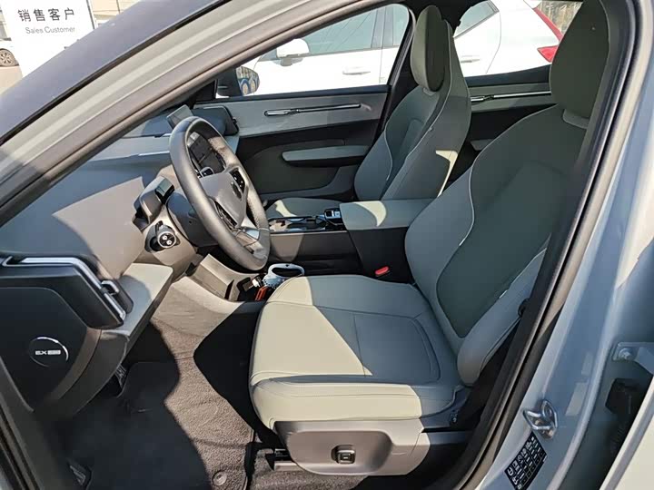 Volvo EX30, 2024 — фото 7 из 9