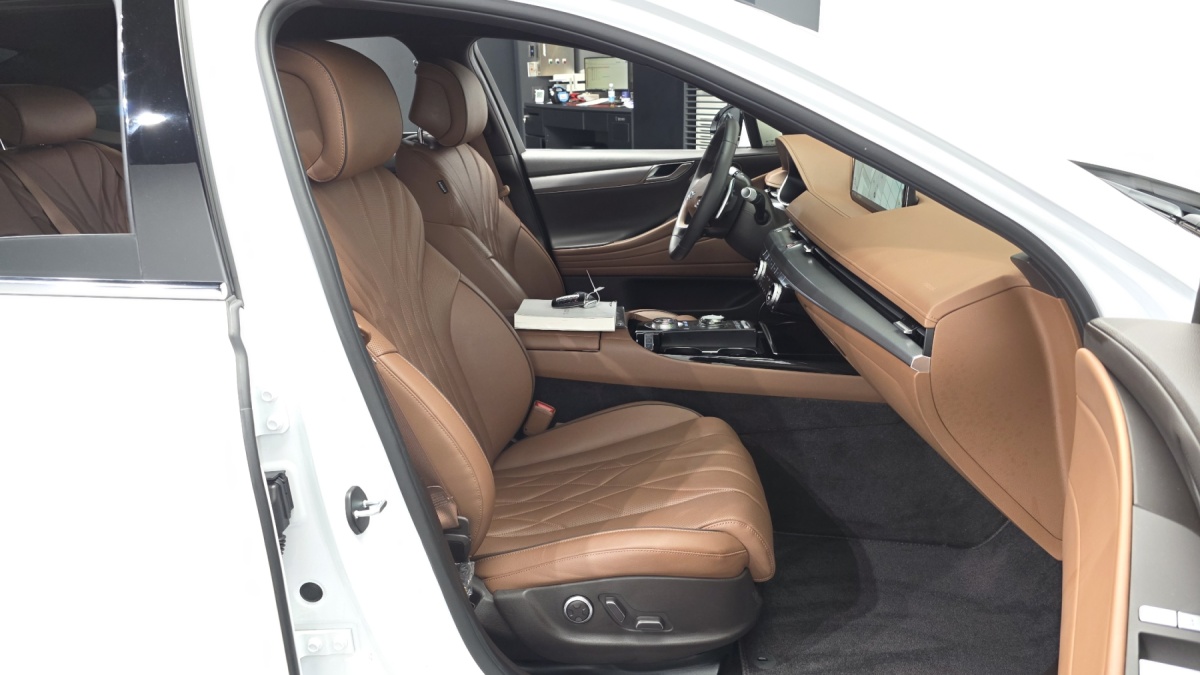 Genesis G80, 2023 — фото 11 из 12