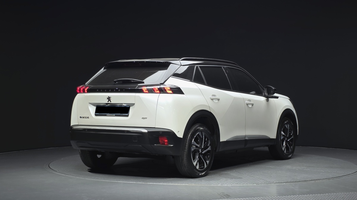 Peugeot 2008, 2023 — фото 2 из 12