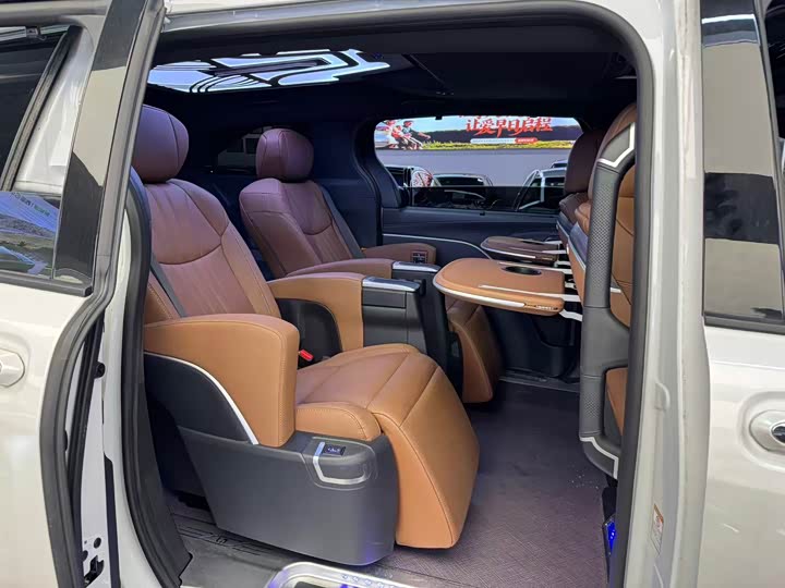 Toyota Sienna, 2025 — фото 6 из 9