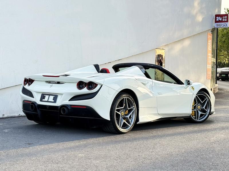 Ferrari F8, 2023 — фото 6 из 12