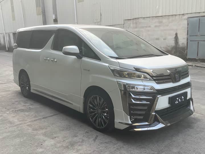 Toyota Vellfire, 2023 — купить в Смоленске под ключ