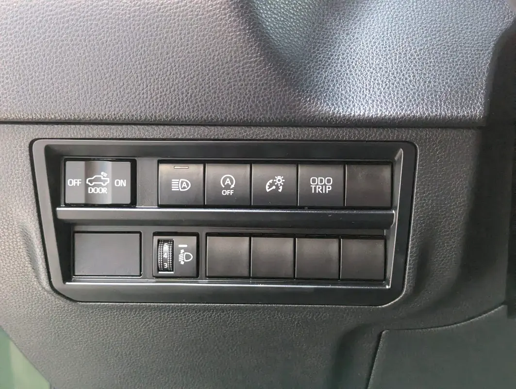 Toyota Tundra, 2023 — фото 9 из 10