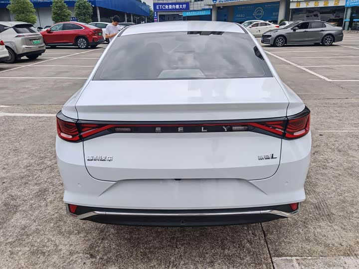 Geely Emgrand L, 2022 — фото 7 из 9