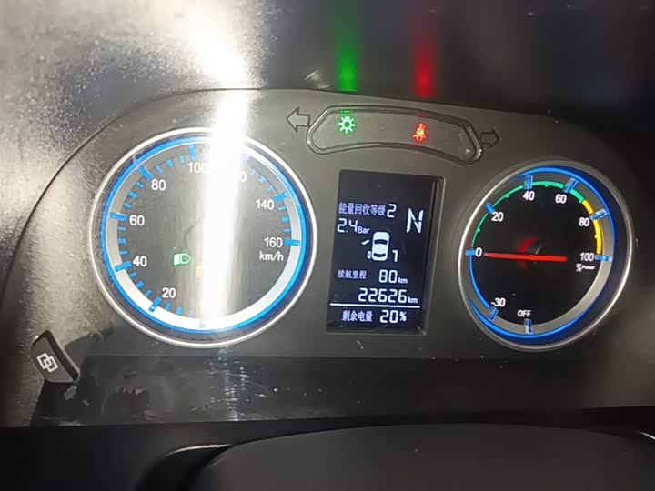 Dongfeng Forthing Lingzhi M5 EV, 2022 — фото 4 из 9