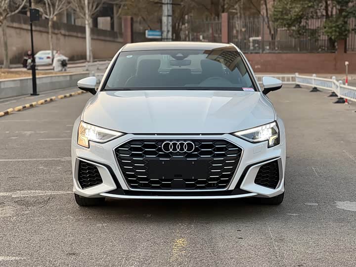 Audi A3, 2023 — фото 2 из 9