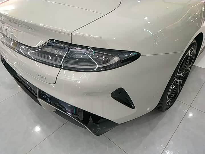 Xiaomi SU7, 2025 — фото 8 из 9