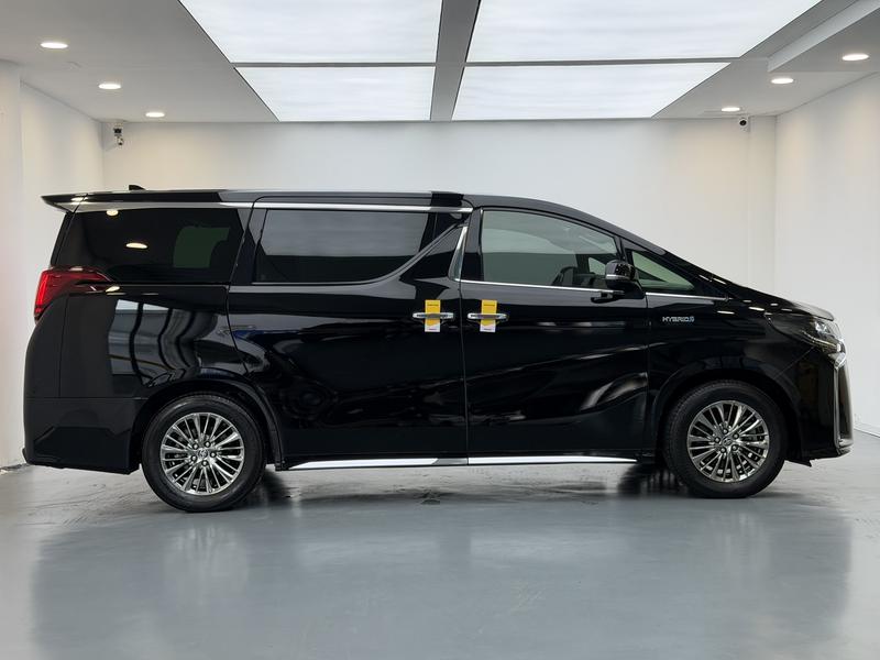Toyota Alphard, 2022 — фото 8 из 12
