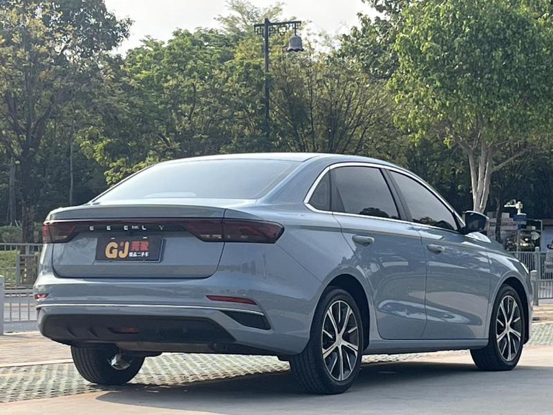 Geely Emgrand, 2023 — фото 6 из 12