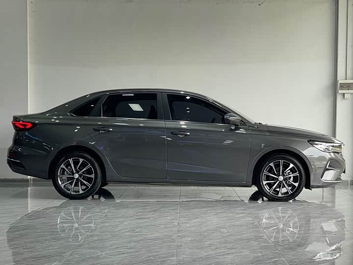 Geely Emgrand, 2025 — фото 4 из 9