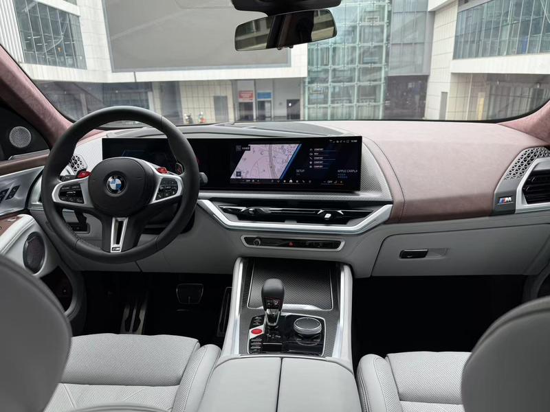 BMW XM, 2024 — фото 8 из 12