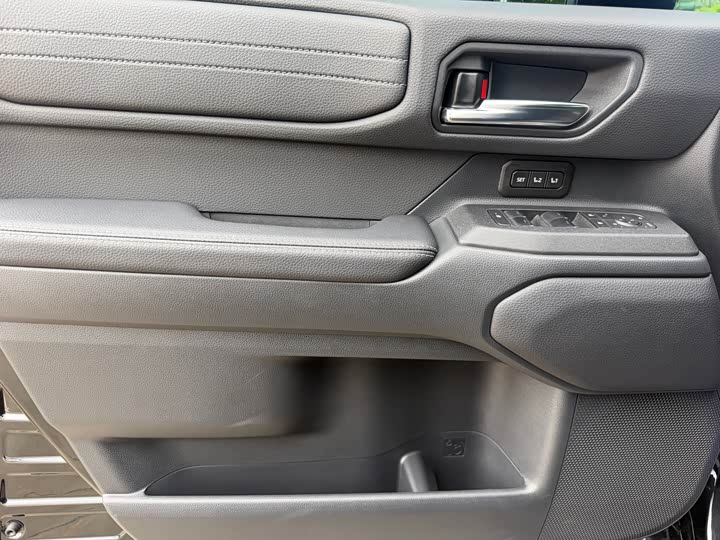 Toyota Prado, 2025 — фото 9 из 9