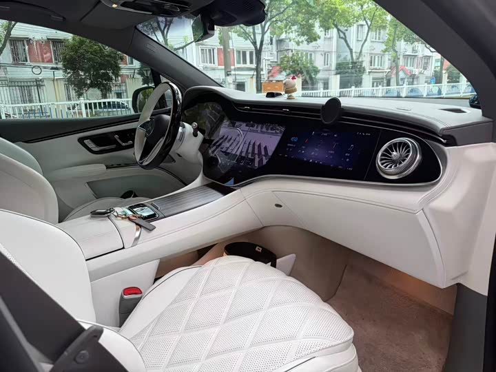 Mercedes-Benz Maybach EQS SUV, 2025 — фото 8 из 9