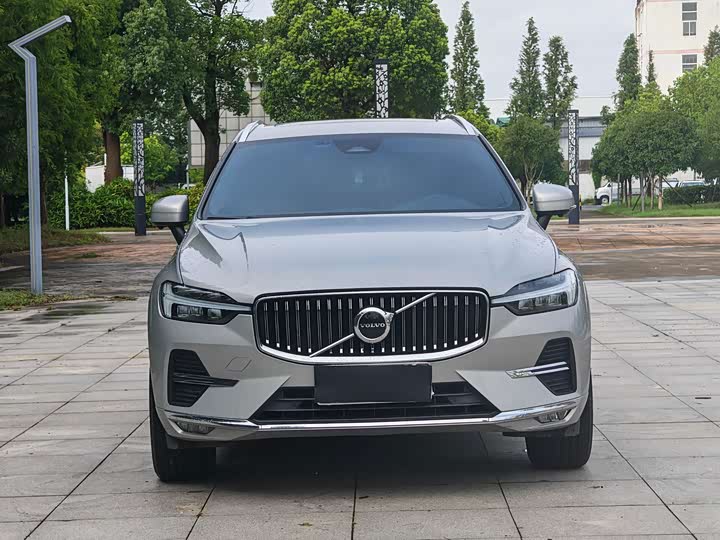 Volvo XC60, 2023 — фото 2 из 9