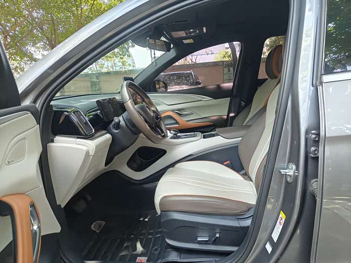 BYD Song Pro Hybrid, 2022 — фото 7 из 9