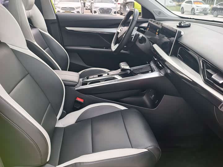 MG Motor 5 Scorpio, 2022 — фото 8 из 9