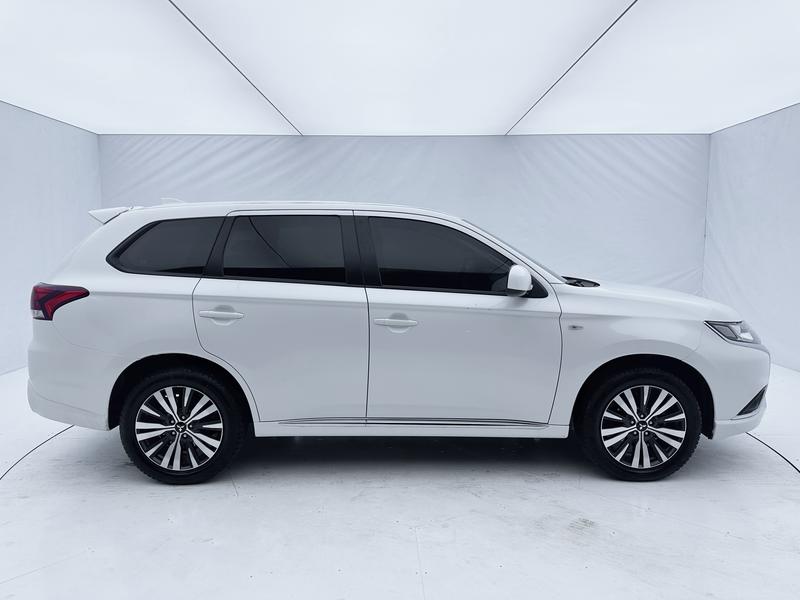 Mitsubishi Outlander, 2021 — фото 8 из 12