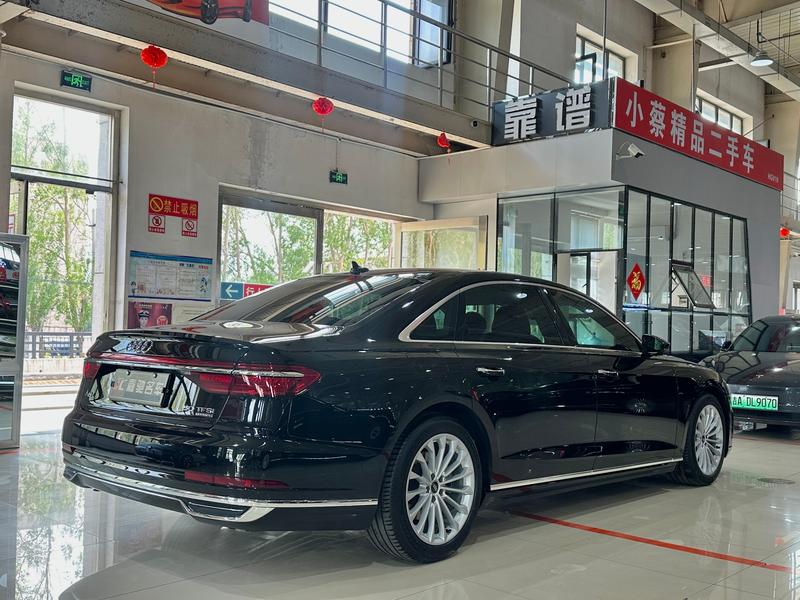 Audi A8, 2022 — фото 7 из 12