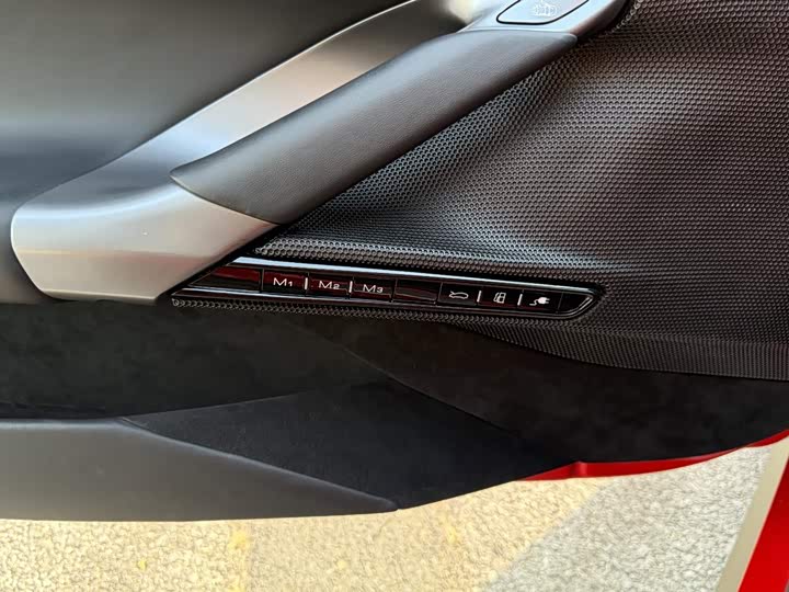 Ferrari SF90, 2023 — фото 8 из 9