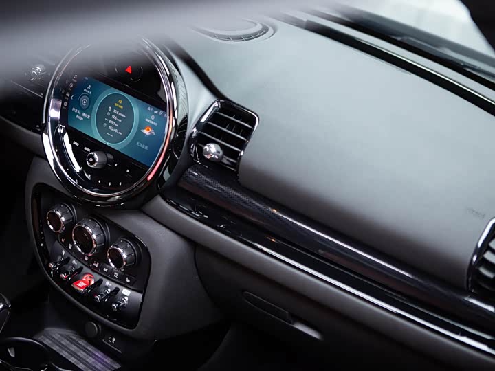 Mini Clubman, 2023 — фото 9 из 9