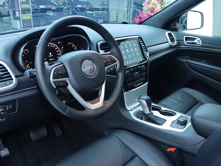Jeep Grand Cherokee, 2022 — фото 6 из 9