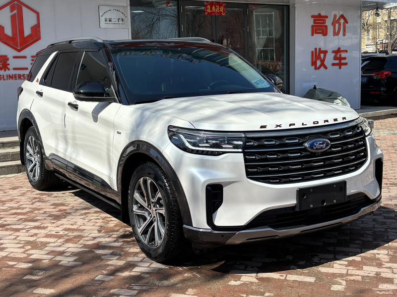 Ford Explorer, 2022 — фото 3 из 9