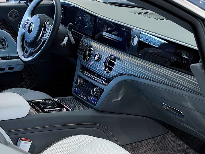 Rolls-Royce Spectre, 2024 — фото 4 из 5