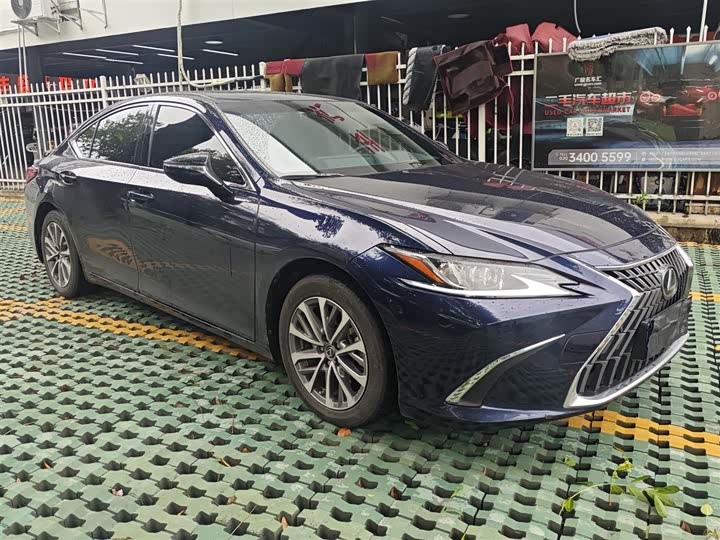 Lexus ES, 2022 — фото 2 из 9