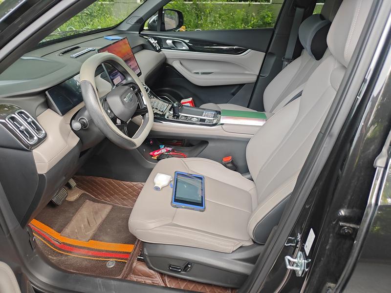 Geely Atlas L, 2025 — фото 10 из 12