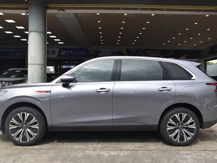 Hongqi HS6 Hybrid, 2025 — фото 4 из 9