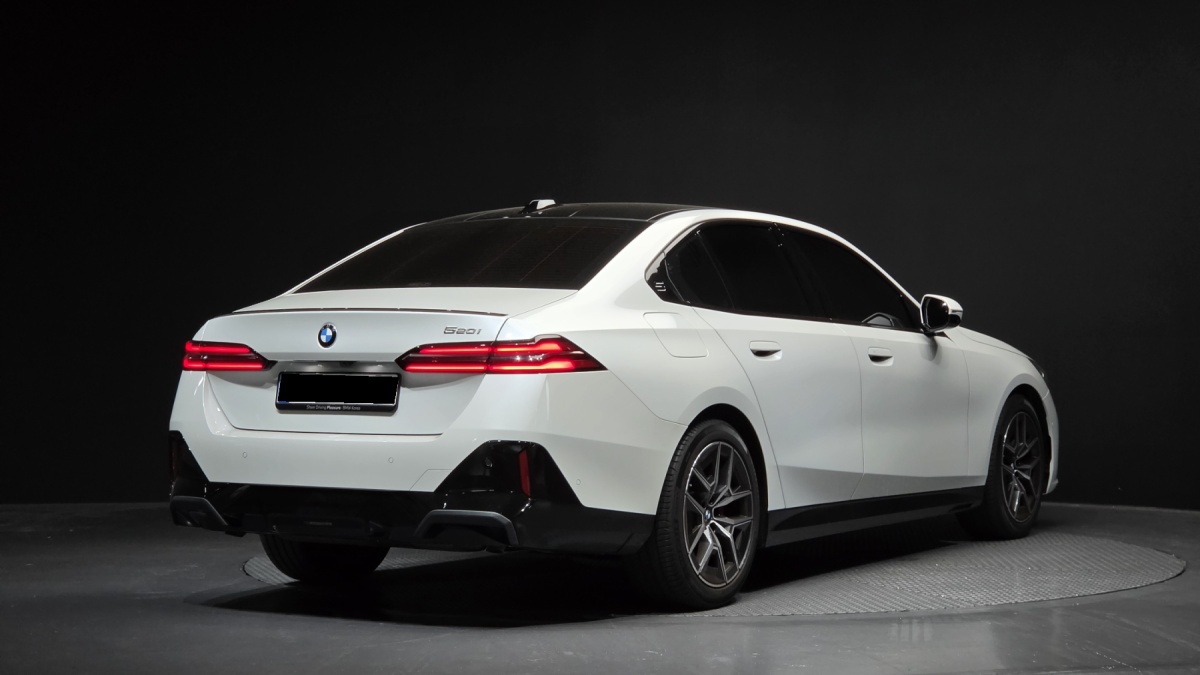 BMW 5 Series, 2025 — фото 2 из 12