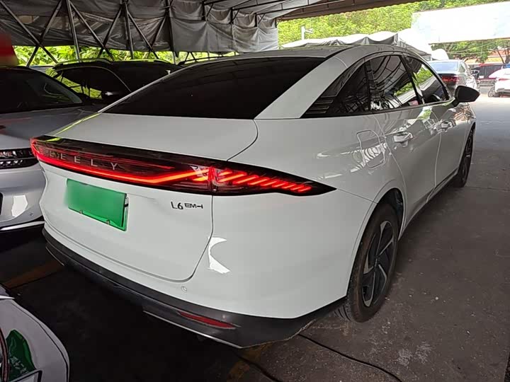 Geely Galaxy L6, 2024 — фото 7 из 9
