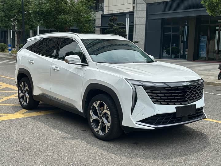 Geely Atlas L, 2024 — фото 3 из 9