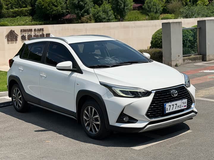 Toyota Yaris L Hatchback, 2022 — фото 3 из 9