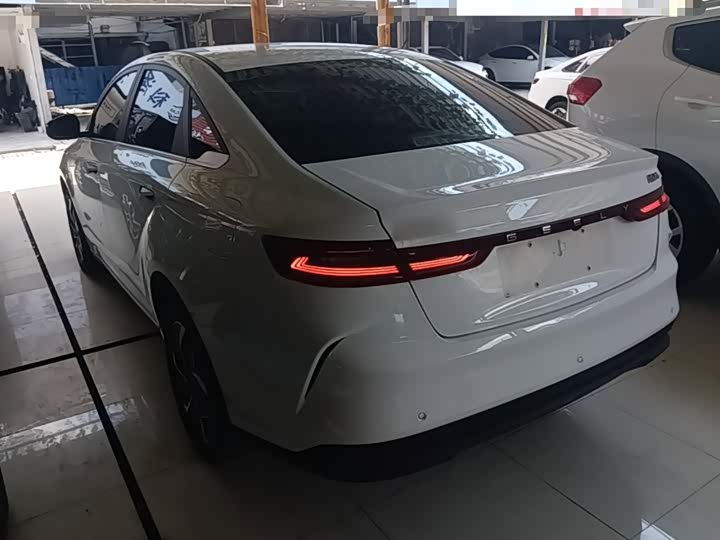 Geely Geometry G6, 2023 — фото 5 из 9