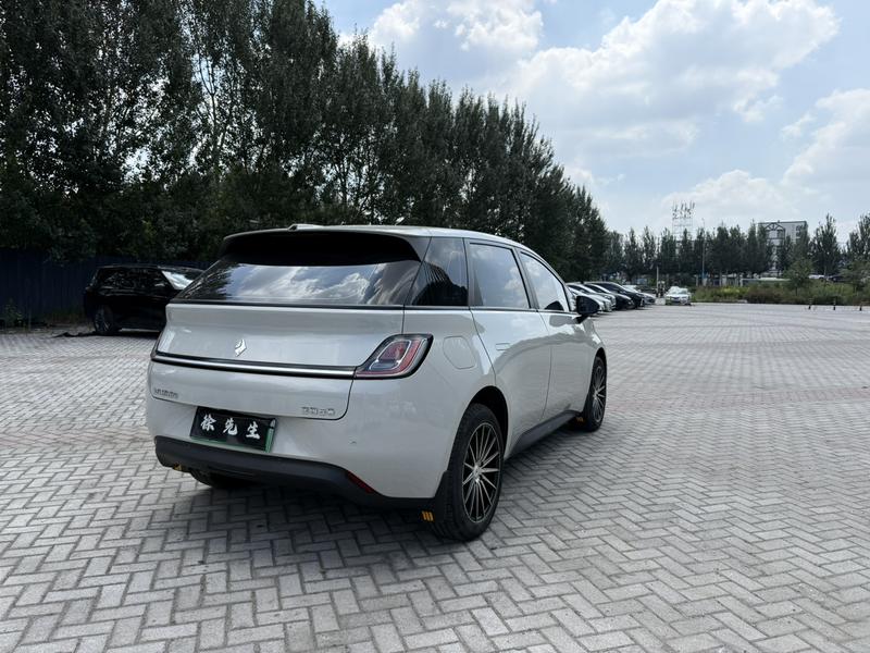 Baojun Yunduo, 2023 — фото 7 из 12