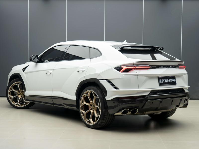 Lamborghini Urus, 2024 — фото 3 из 11