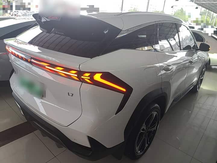 Geely Galaxy L7, 2024 — фото 7 из 9