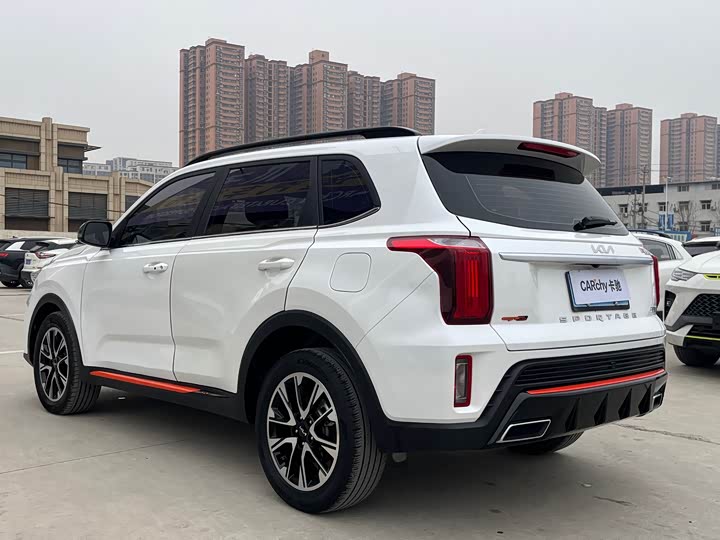 Kia Sportage GT-line, 2022 — фото 6 из 9