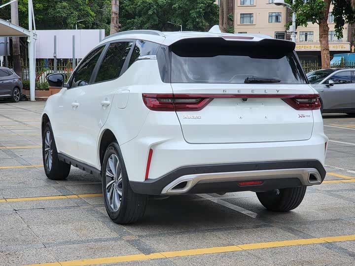 Geely Vision X6, 2023 — фото 7 из 9