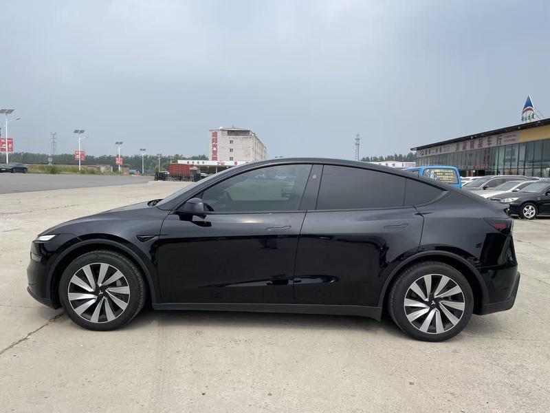 Tesla Model Y, 2025 — фото 4 из 12