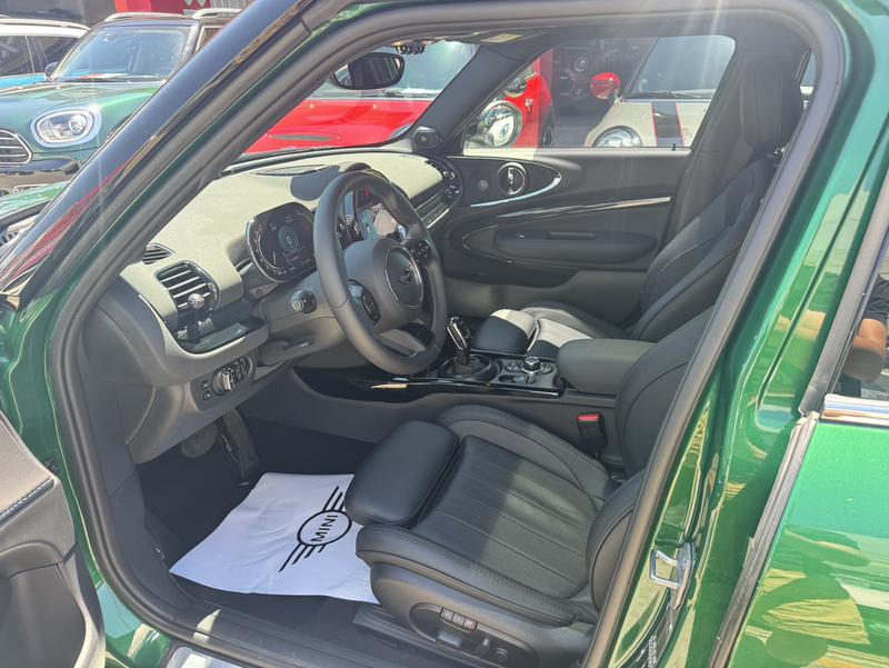 Mini Clubman, 2023 — фото 10 из 12